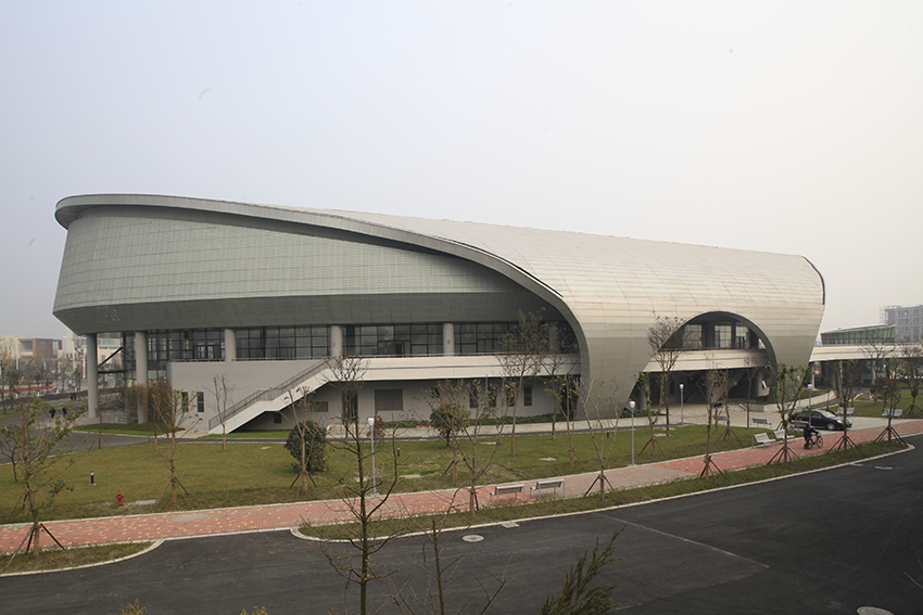 四川省绵竹市体育中心.jpg
